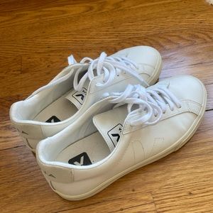 Veja All White Leather Women’s Esplar, size 9
